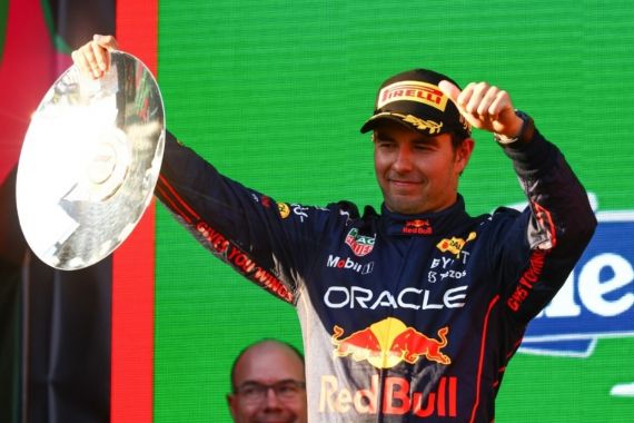 Verstappen Juara Dunia F1 2022, ExxonMobil Berharap Perez Bisa Menempel - JPNN.COM