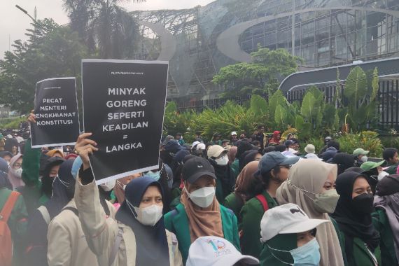 Demo 11 April: Minyak Goreng Seperti Keadilan, Langka - JPNN.COM