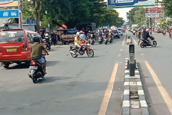 Begini Aktivitas Mahasiswa dan Polisi Jelang Demo 11 April di Makassar - JPNN.COM