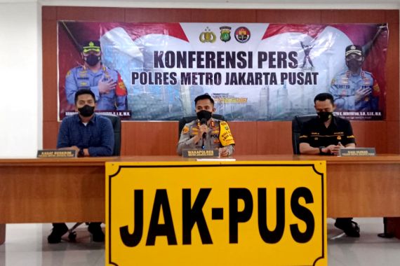 Detik-Detik Pembakaran Pos Polisi Pejompongan, Pelaku Ternyata - JPNN.COM