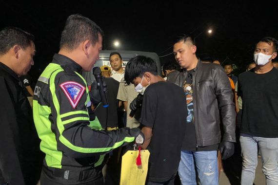 Gegara Perang Sarung Hingga Kepala Musuh Bocor, SJ Ditangkap Polisi - JPNN.COM