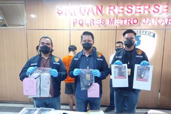 Penjambret Bermodal Senjata Api Mainan Dibekuk Polisi, Terancam 12 Tahun Penjara - JPNN.COM