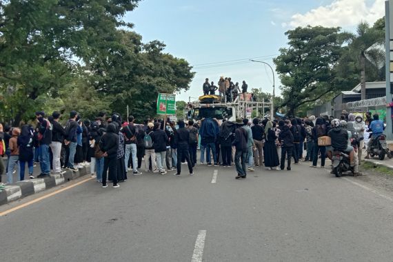 Demo 11 April 2022, Polisi Tahan 12 Provokator - JPNN.COM