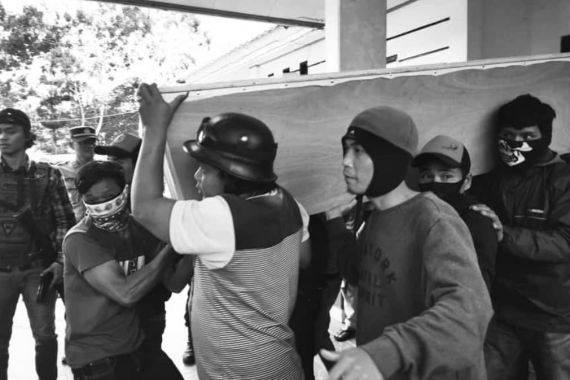 Jenazah Tukang Ojek Korban KKB Dipulangkan ke Toraja - JPNN.COM
