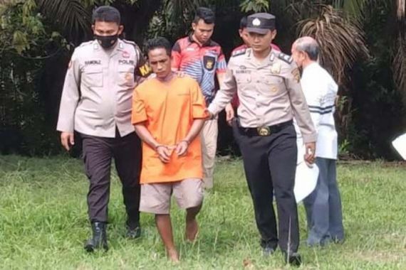 Adio Candra Tewas Bersimbah Darah Dibacok Mertuanya Sendiri - JPNN.COM