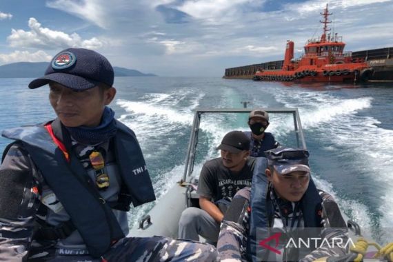 Berawal dari Laporan Tim Intelijen, TNI AL Tangkap 3 Kapal, Muatannya Ternyata - JPNN.COM