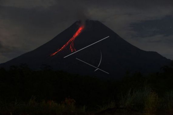 Kondisi Terkini Gunung Merapi: 10 Kali Keluarkan Guguran Lava Pijar, Status Siaga - JPNN.COM