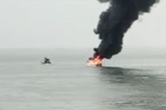 Kapal Cepat Terbakar di Tarakan, 2 Orang jadi Korban, Begini Kondisinya - JPNN.COM