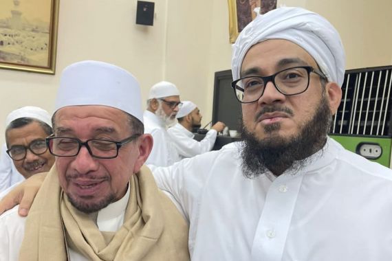 Dr Salim Bersilaturahmi dengan Ulama Karismatik Ahlussunnah Wal Jamaah Kota Makkah - JPNN.COM