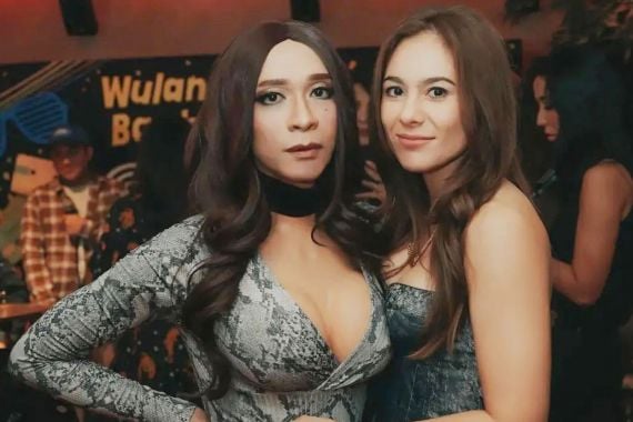 Aming dan Wulan Guritno Tampil Seksi, Bagian Ini Langsung Curi Perhatian - JPNN.COM