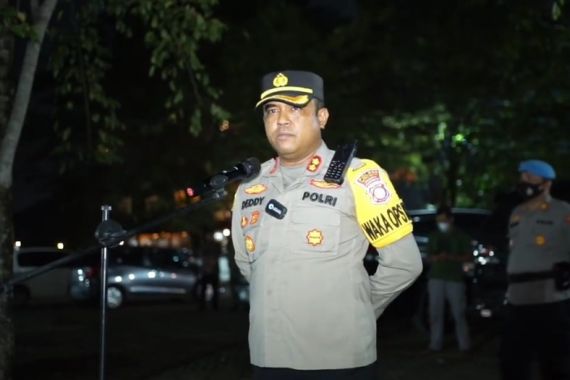 AKBP Deddy Supriadi Mengumpulkan Anak Buah Malam Hari, Beri Perintah Tegas - JPNN.COM