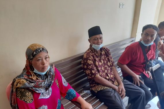 Kejadian di Lahat, Suami Bunuh Istri, Keluarga Korban Minta Pelaku Dihukum Mati - JPNN.COM