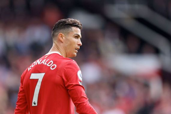 Frustrasi di Manchester United, Cristiano Ronaldo Gabung Klub Rival? - JPNN.COM