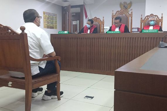 Vonis Hakim soal Cuitan 'Allahmu Lemah' ala Ferdinand Lebih Rendah Dibanding Tuntutan - JPNN.COM