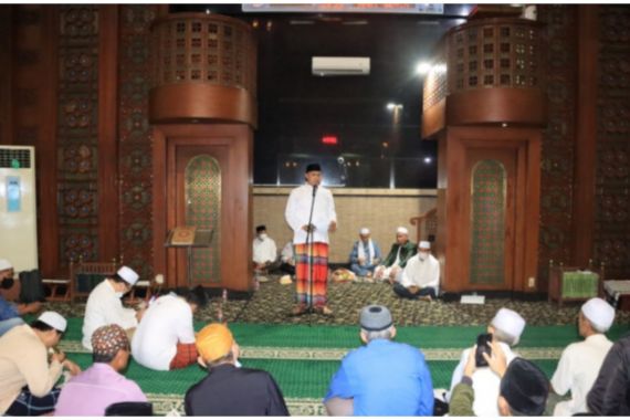 Mas Tri Peringati Nuzululqur'an di Masjid Al Barkah, Kata Sambutannya Meneduhkan - JPNN.COM