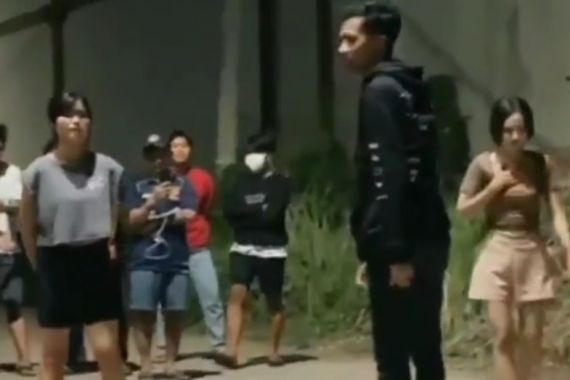 Viral, Video 2 Perempuan Balap Lari Liar di Bekasi, Begini Faktanya - JPNN.COM