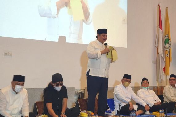 Airlangga Beri Sinyal Dukung Tokoh ini Maju Pilgub DKI Jakarta - JPNN.COM