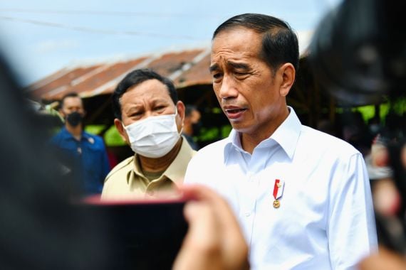 Prabowo Menyaksikan dengan Saksama, Jokowi Sampai Mengucap Angka yang Berat Berulang Kali - JPNN.COM