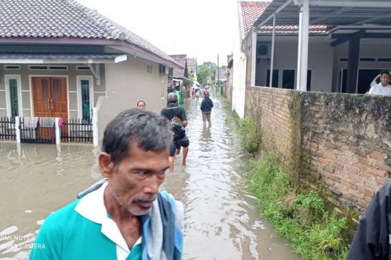Banjir Landa 2 Kecamatan Ini, Puluhan Rumah Terendam, 1 Orang Hanyut, Mohon Doanya - JPNN.COM