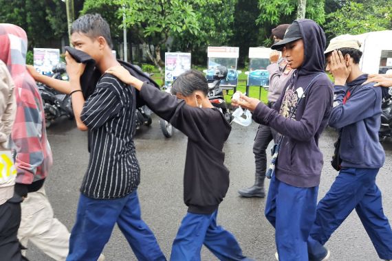 Niat Ikut Demo Mahasiswa, 7 Pelajar SMP dari Bekasi Ditangkap Polisi - JPNN.COM