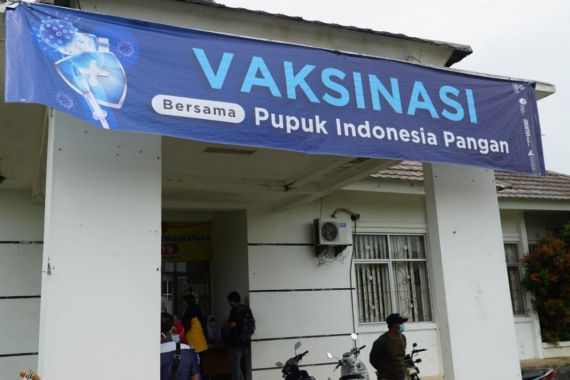Pupuk Indonesia Pangan Gelar Vaksinasi Booster di Karawang - JPNN.COM