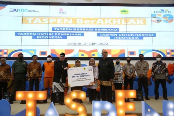 PT Taspen Peringati Hari Kartini dengan Berbagi kepada Masyarakat - JPNN.COM