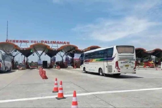 Kendaraan di Gerbang Tol Palimanan Mulai Meningkat - JPNN.COM