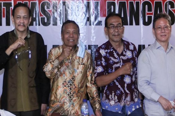 Pimpin Front Nasional Pancasila, Suharto Serukan Selamatkan Indonesia - JPNN.COM