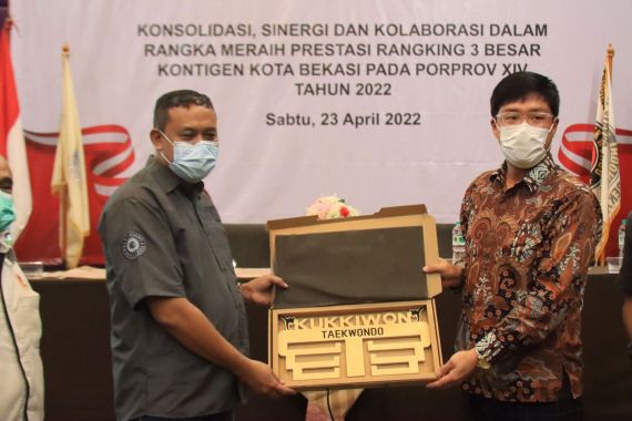 Tri Adhianto Ingin Atlet Taekwondo Kota Bekasi Berjaya di Kancah Nasional - JPNN.COM