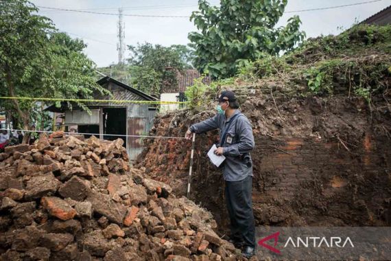 Gubernur Ganjar: Semua Geger, Ini Koreksi Buat Pemerintah - JPNN.COM