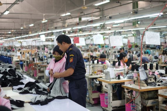 Bea Cukai Beri Fasilitas Kawasan Berikat bagi Perusahaan Garmen di Pemalang - JPNN.COM