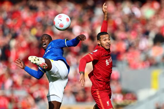 Diwarnai Ribut-ribut, Liverpool Mencundangi Everton di Anfield - JPNN.COM