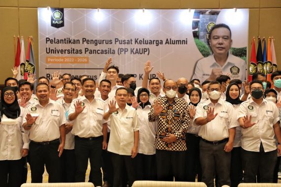 Sah, Dasco Melantik 88 PP Keluarga Alumni Universitas Pancasila - JPNN.COM