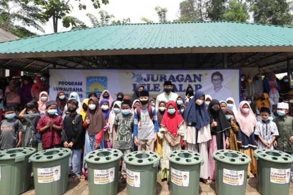 Beri Program Juragan Lele Lalap, Sandiaga Uno Sasar Pondok Pesantren - JPNN.COM