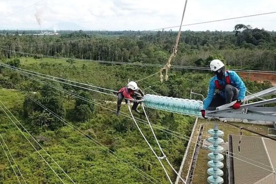 Dorong Pemulihan Ekonomi, PLN Bangun Sejumlah Infrastruktur Listrik di Kalbar dan Kalteng - JPNN.COM