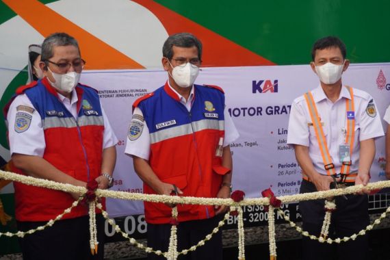 Angkutan Motor Gratis Kereta Api Diberangkatan, Ada Ribuan Peserta - JPNN.COM