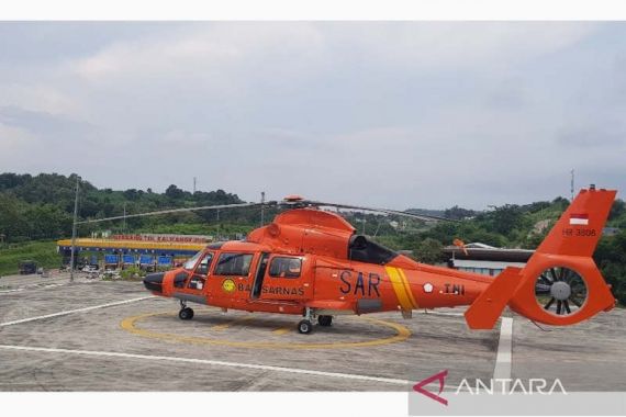 Lihat, Helikopter Basarnas Sudah Siaga di Gerbang Tol Kalikangkung - JPNN.COM