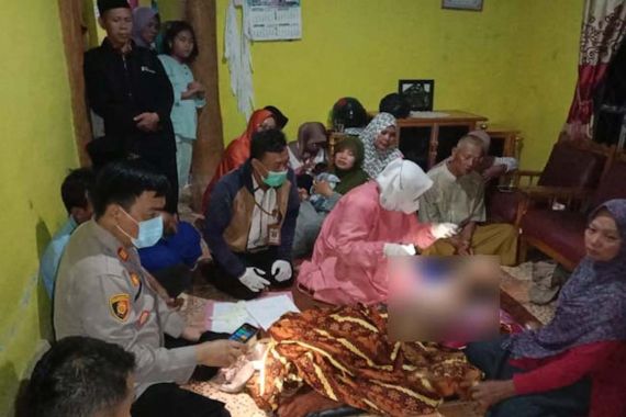Dua Bocah Tewas Tenggelam di Kolam Bekas Galian Pasir - JPNN.COM