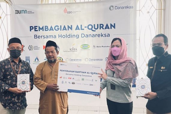 Sambut IdulFitri, Holding Danareksa Bagikan Ribuan Al-Quran dan Paket Sembako - JPNN.COM