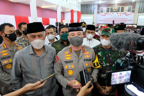 Intip Garasi Rumah Irjen Teddy Minahasa yang Ditangkap Kasus Narkoba, Bikin Geleng-Geleng - JPNN.COM