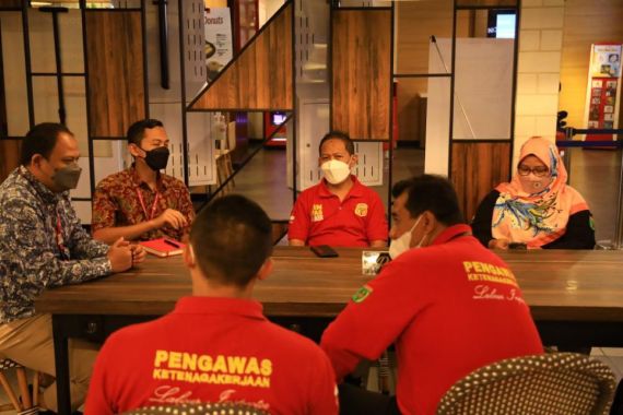 Kemnaker Kunjungi 2 Perusahaan Ini untuk Pantau Pelaksanaan THR 2022 - JPNN.COM