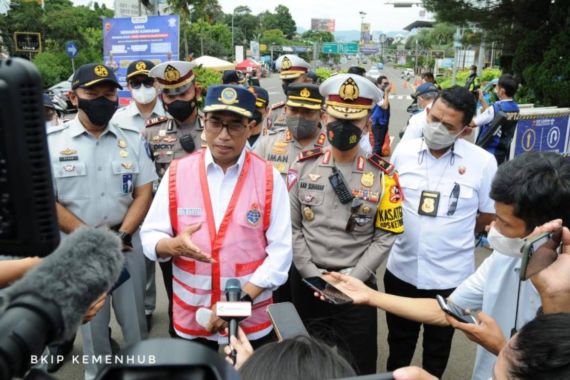 Menhub Antisipasi Macet di Kawasan Puncak Bogor - JPNN.COM