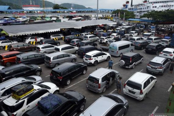 Volume Kendaraan Arus Balik Makin Padat, One Way Kemungkinan Diperpanjang - JPNN.COM