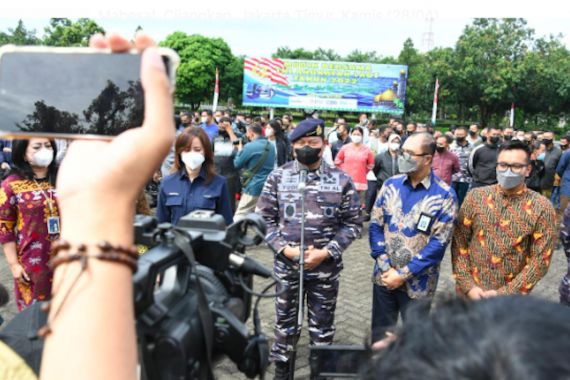 Kapal Perang TNI AL Mendukung Angkutan Mudik Lebaran 2022 - JPNN.COM