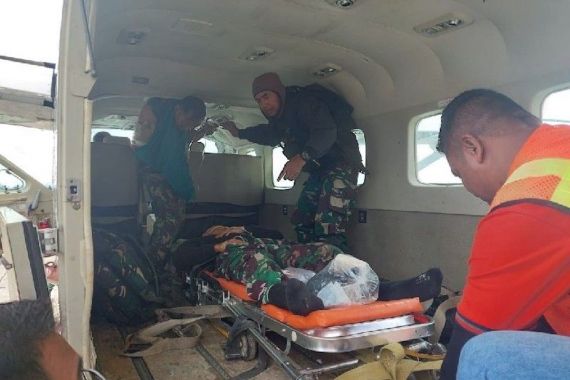 10 Prajurit TNI Diadang KKB, Baku Tembak Tak Terhindarkan, 2 Terluka - JPNN.COM