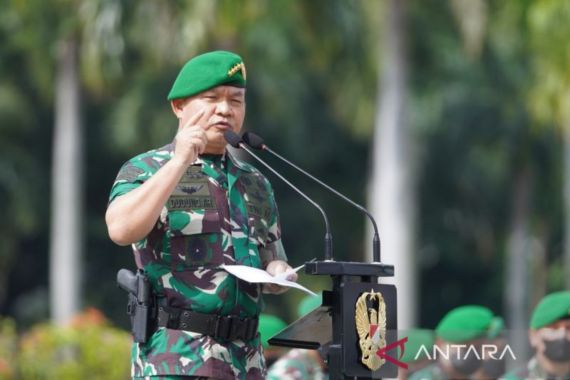 Jenderal Dudung Pimpin Sertijab 4 Pejabat Baru TNI AD, Pesannya Tegas - JPNN.COM
