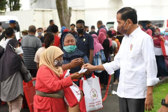 Tiba di Yogyakarta, Jokowi Tak Langsung Istirahat, Banyak Warga Masuk Istana - JPNN.COM