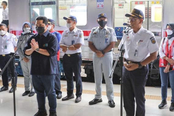 Tinjau Arus Mudik di Stasiun Senen, Menteri BUMN: Kepadatan Makin Berkurang - JPNN.COM