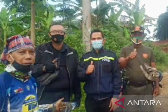 Mau Mudik ke Jakarta, Warga Bandung Tersesat ke Hutan di Karawang, Sudah di Atas Bukit - JPNN.COM