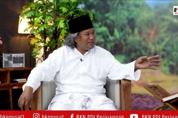 Ulama NU Ini Sebut Budaya Sajen Tak Ada Masalah dalam Islam, Lalu Bandingkan dengan Arab - JPNN.COM